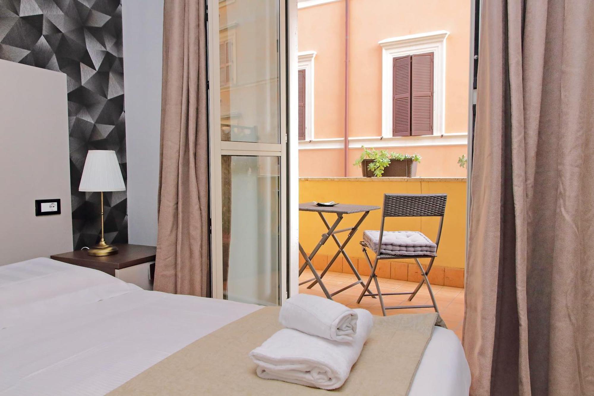 Roma Suite Centro Exterior photo